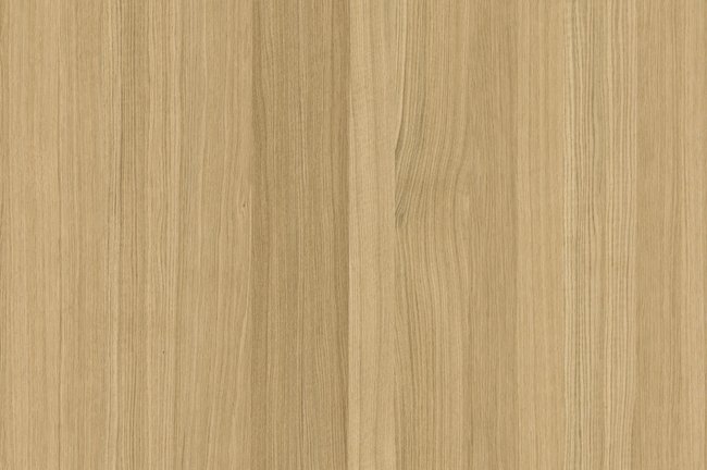 Querkus Adagio oak veneered MDF sheet grain detail showing pale honey colour with a visible crown cut board joint